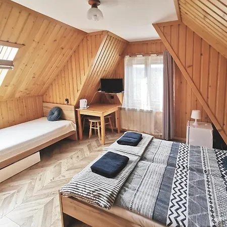 Czarny Jelen ホームステイ