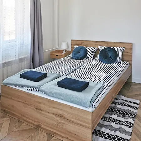 Czarny Jelen ホームステイ ザコパネ